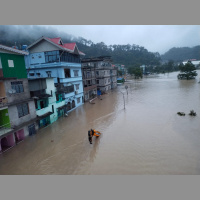 MUNDO - Transbordamento de lago no Himalaia deixa 14 mortos e mais de 100 desaparecidos na Índia