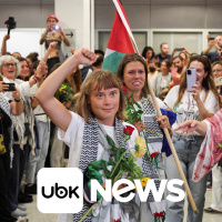 MUNDO - Greta Thunberg é recebida por multidão em Atenas após Israel expulsar ativistas da flotilha